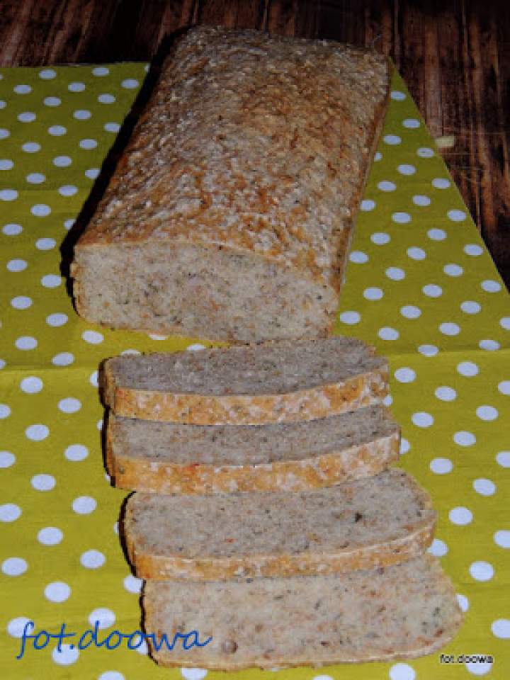 Ziołowy chleb pszenno – orkiszowy na zakwasie