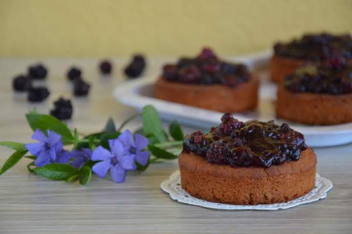 Babeczki ryżowe z frużeliną jeżynową