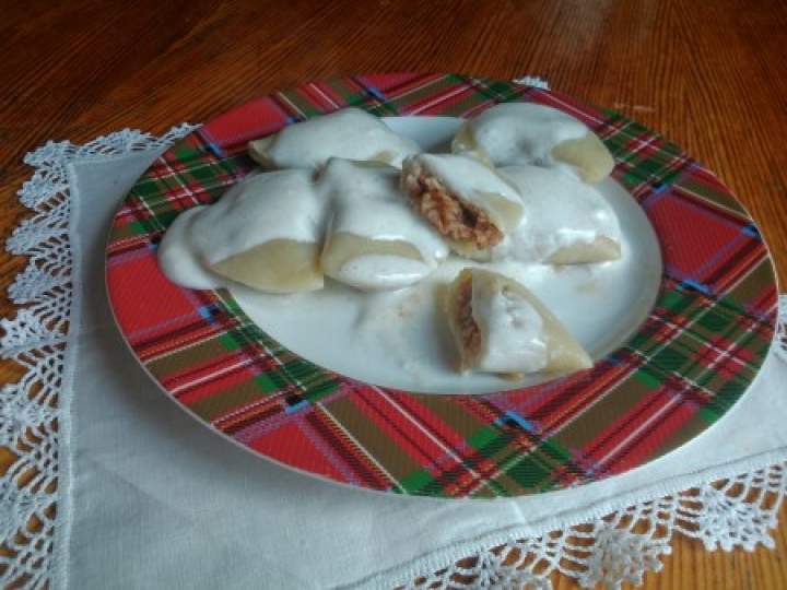 pierogi z jabłkami i cynamonem