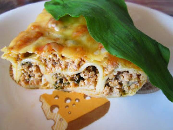 Lasagne lazania z mięsem mielonym