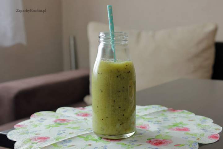 Smoothie z kiwi, jabłka i siemienia lnianego