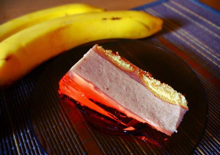 Bananowiec, ciasto bananowe (bez masła) – ok. 122 kcal /100 g – dla dzieci