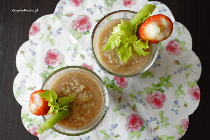 Smoothie z selera, truskawki, gruszki i kiwi- tylko 74 kcal