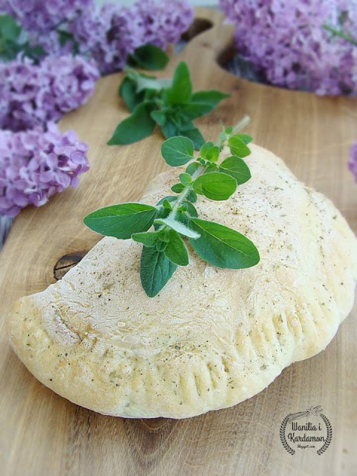 Empanadas z pieczarkami i oliwkami