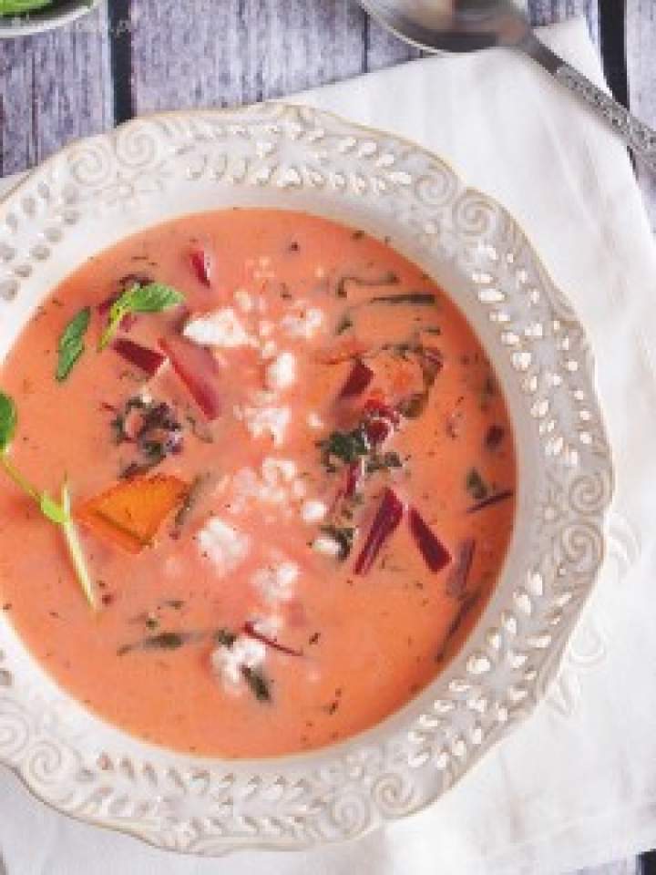 Zupa botwinkowa z ziemniakami i fetą / Young beet soup with potatoes and feta cheese