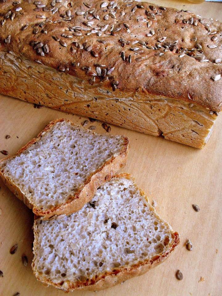 Chleb pszenno-żytni ze słonecznikiem