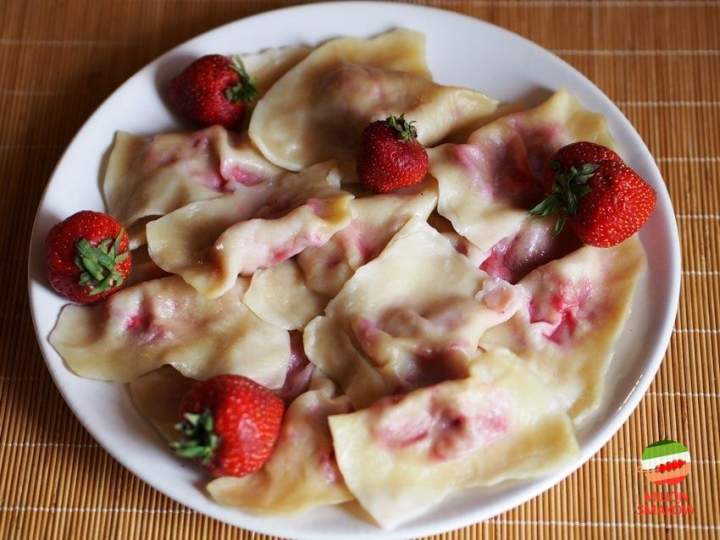 Pierogi z truskawkami