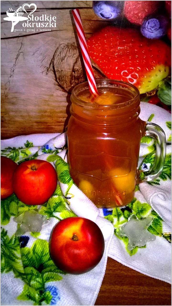 Mrożona herbata nektarynkowa. Domowa wersja owocowej ice tea.