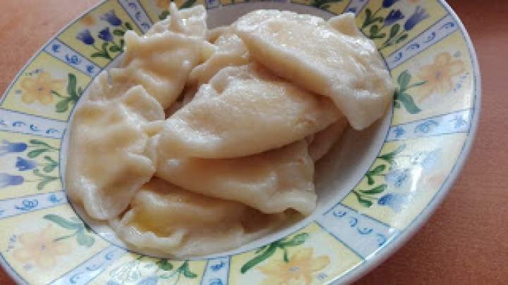 Pyszne pierogi z serem na słodko