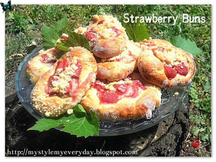 Drożdżówki z truskawkami – Strawberry Buns