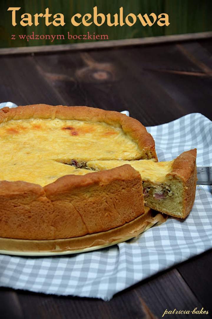 Drożdżowa tarta cebulowa z boczkiem