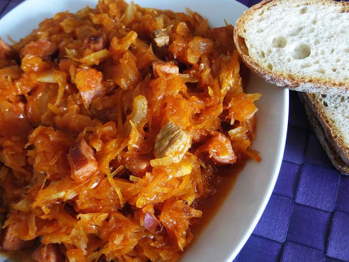 Bigos z kiszonej kapusty.