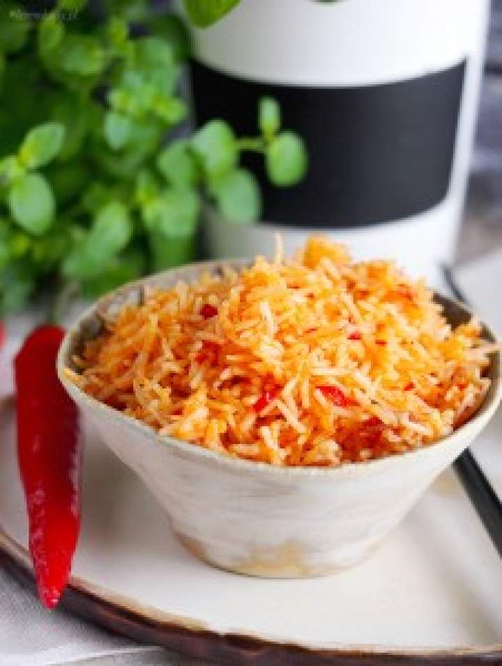 Pikantny ryż z papryczkami chilli / Spicy rice with chilli