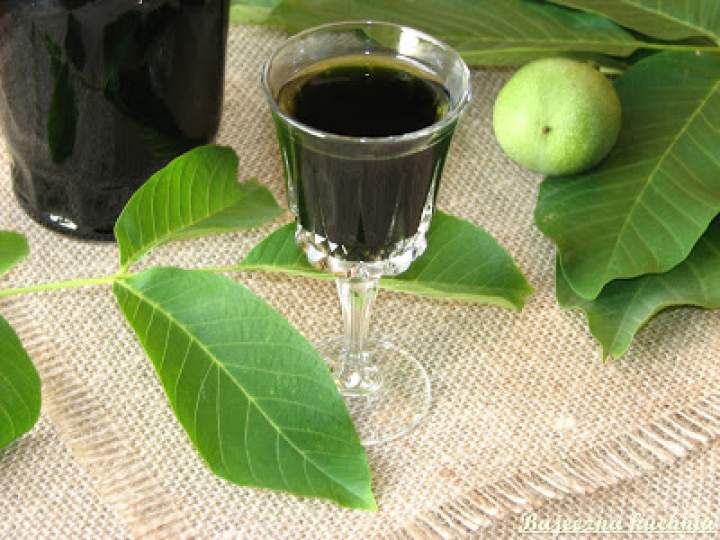 Nalewka z orzecha włoskiego