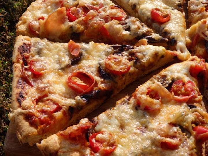 Pizza z grillowanym bakłażanem