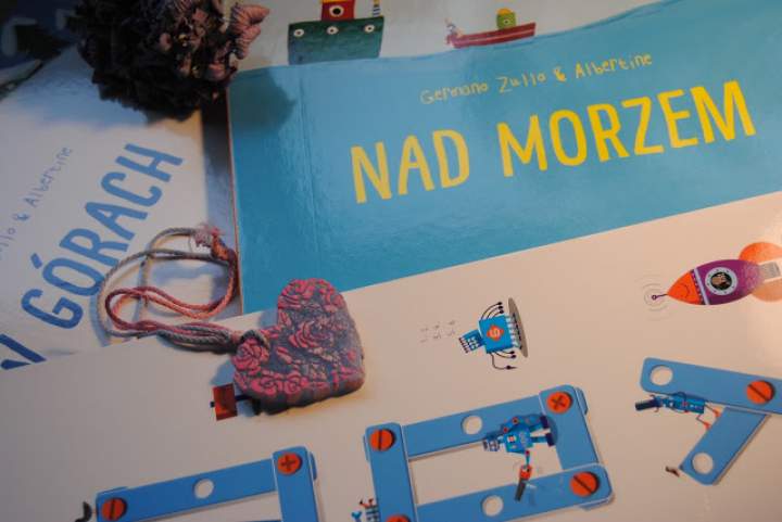 „Nad morzem”, „Roboty” i „W górach” – recenzja książek