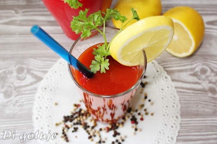 Krwawa Mary/Bloody Mary – oryginalny drink z sokiem pomidorowym