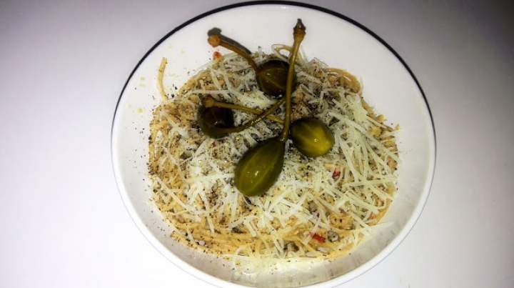 Spaghetti z oliwą, czosnkiem i tuńczykiem