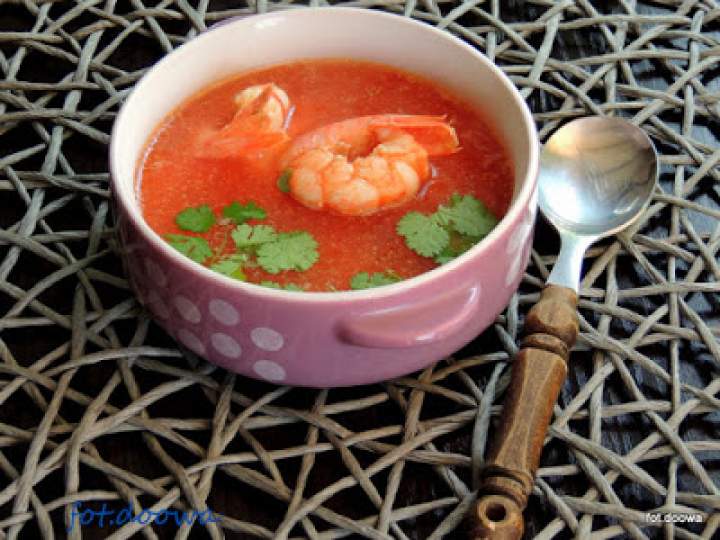 Zupa kokosowo – pomidorowa z czerwonymi krewetkami