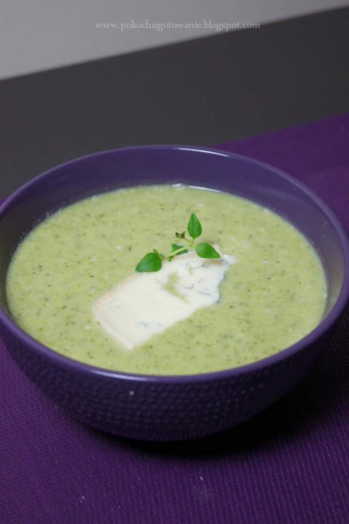 Zupa brokułowa z gorgonzolą