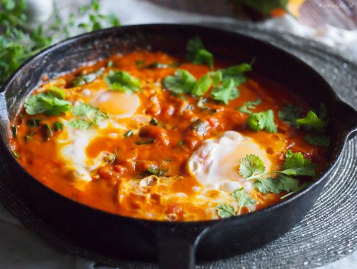 Jajka z dynią i boczniakami po indyjsku / Indian style eggs with pumpkin and oyster mushrooms