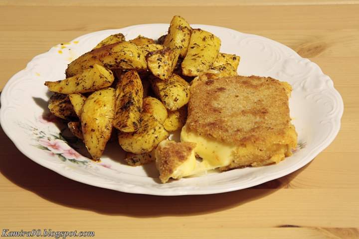 Smażony ser z zapiekanymi ziemniaczkami