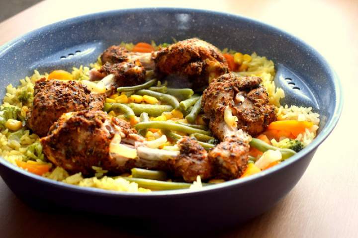 Duszone pałki z kurczaka z warzywami i ryżem – dietetyczne i zdrowe :)