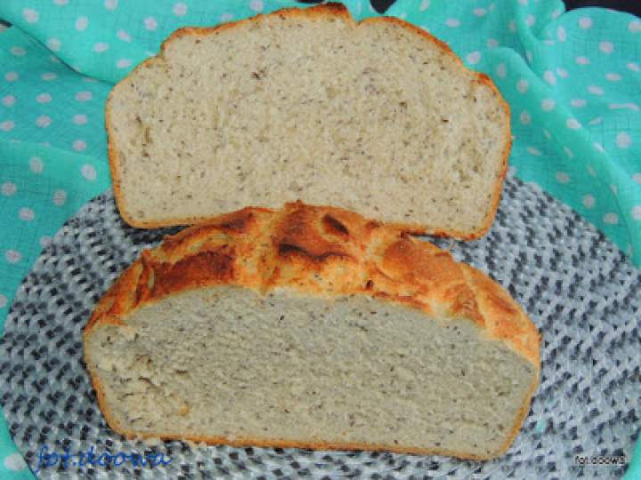 Szybki chleb pszenno – żytni z błonnikiem z garnka żeliwnego