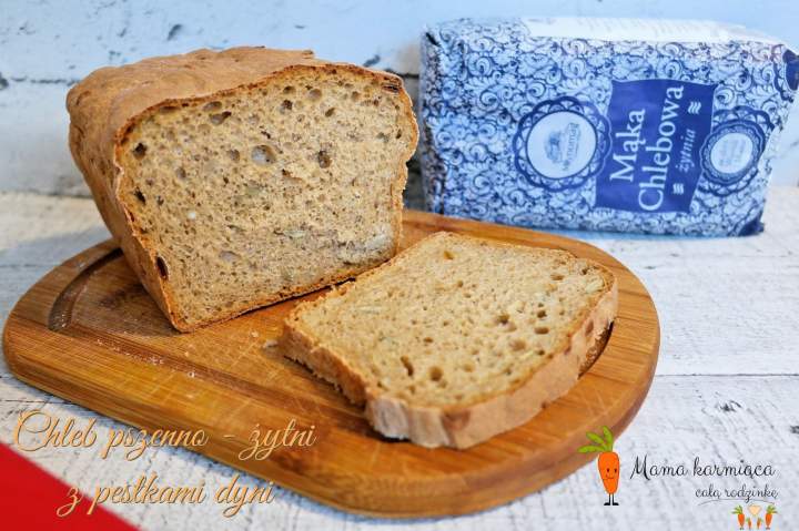 Chleb pszenno – żytni z pestkami dyni wyrabiany mikserem