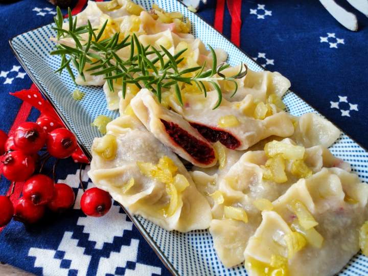 Pierogi z burakami i grzybami