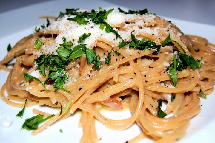 Pełnoziarniste spaghetti carbonara