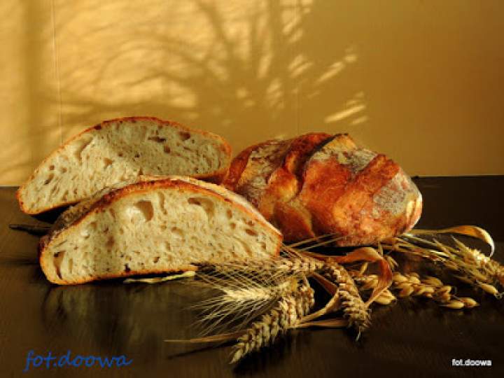 Chleb długorosnący pszenno – orkiszowy z otrębami i nasionami konopi