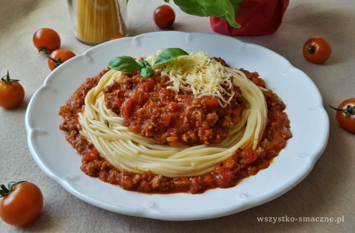 Spaghetti z mięsem mielonym i ziołami