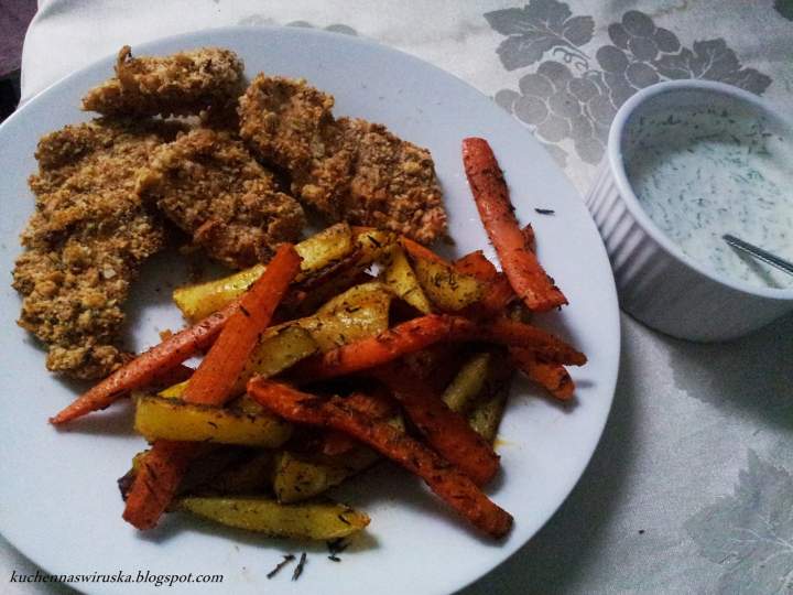 Nuggetsy z frytkami z ziemniaków i marchewki