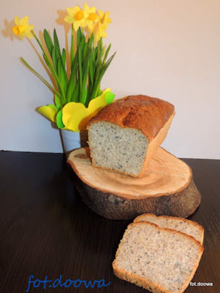 Chleb pszenno – żytni z makiem i czarnuszką