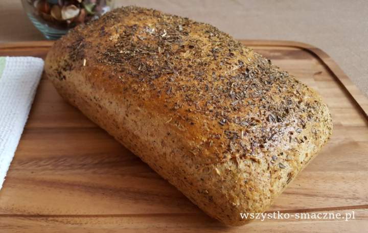 Chleb pszenny razowy z ziołami