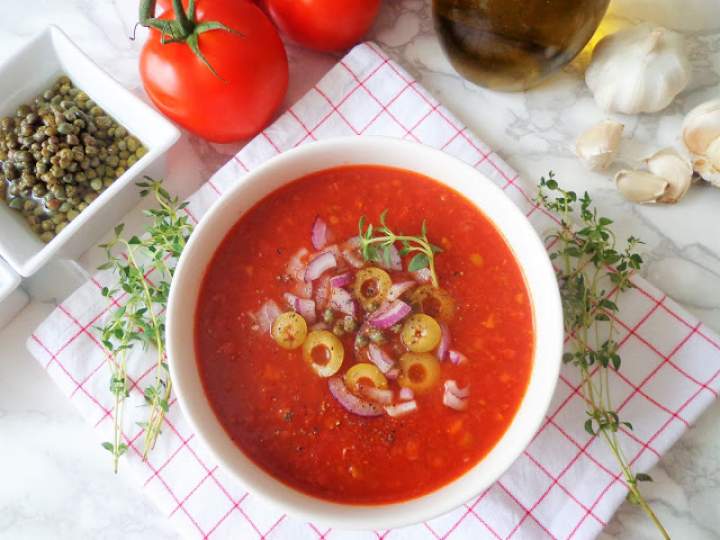 Krem z pomidorów, oliwek i kaparów (Crema di pomodoro, olive e capperi)