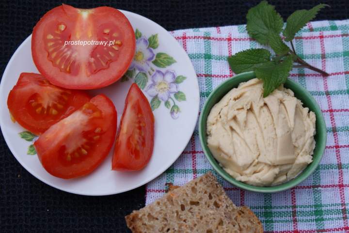 Hummus – pasta z ciecierzycy