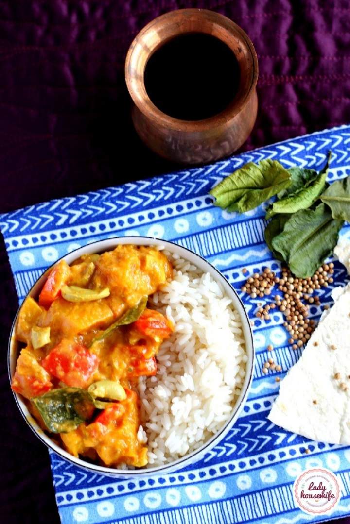 Wegetariańskie curry z dynią, papryką i nerkowcami
