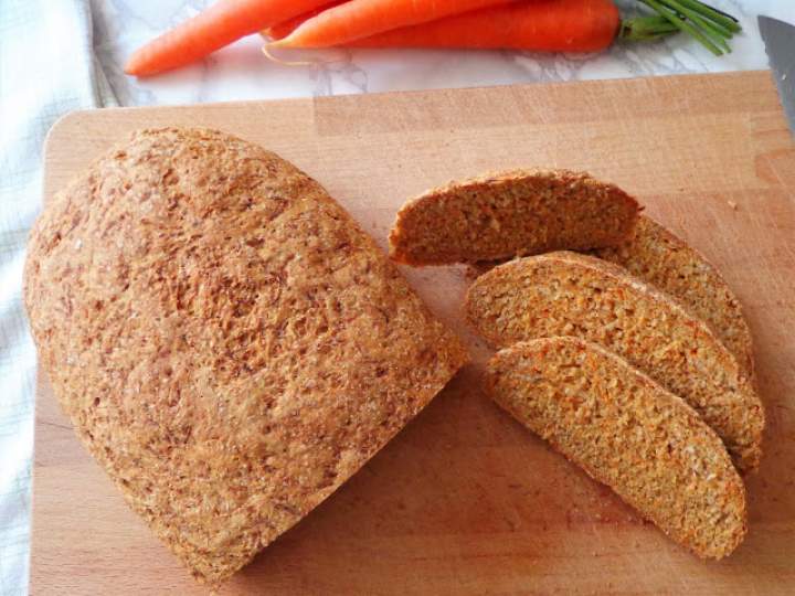 Chleb razowo-marchewkowy (Pane integrale alle carote)