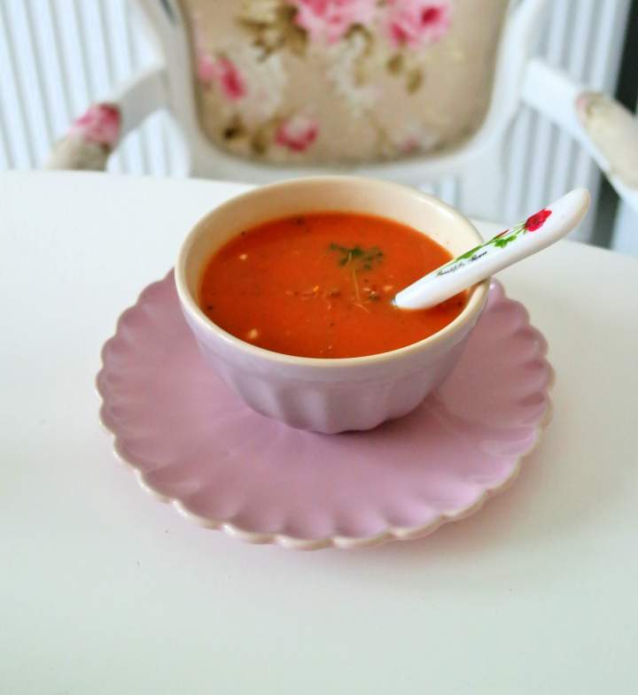 Zupa pomidorowo – bazyliowa