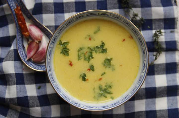 Zupa curry z batatem i mleczkiem kokosowym