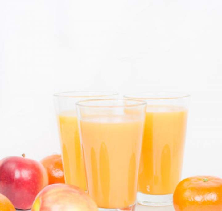 Egzotyczny pomarańcz – sok z mango, mandarynką i marchewką