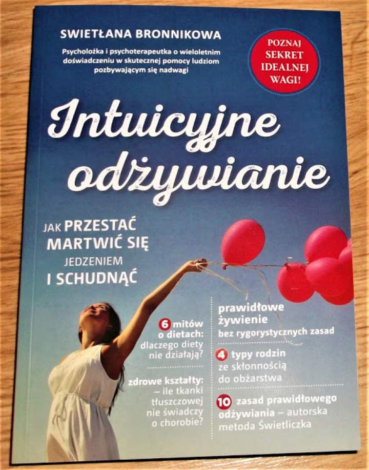 Recenzja książki: Intuicyjne odżywianie. Jak przestać martwić się jedzeniem i schudnąć