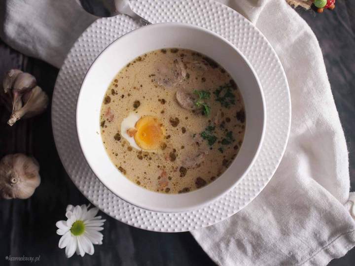 Żurek z białą kiełbasą i grzybami / Sour rye soup with sausage and mushrooms