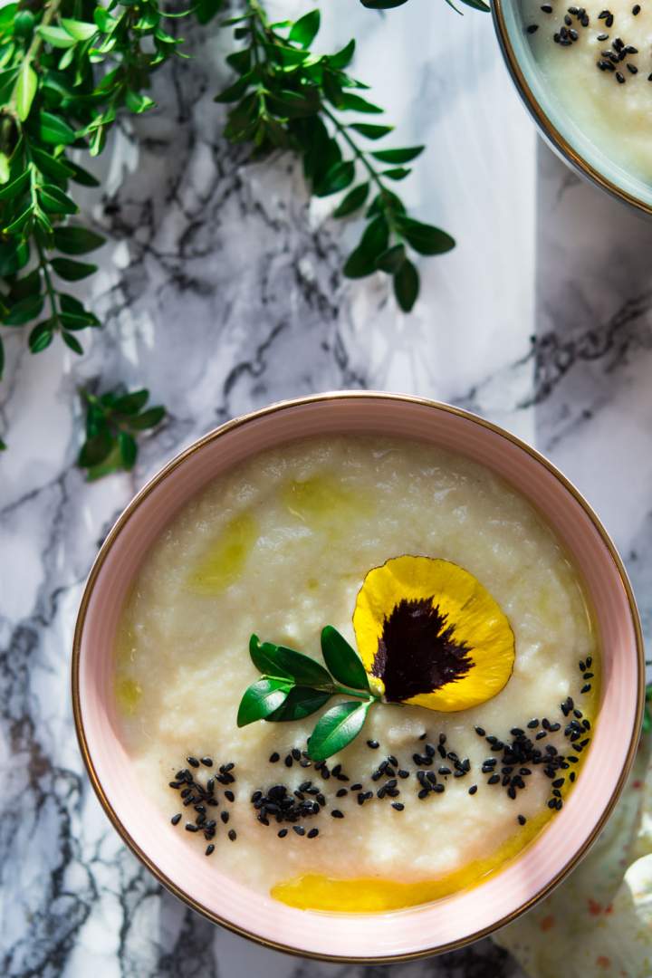 Zupa chrzanowa  – wiosenna zupa krem z białych warzyw
