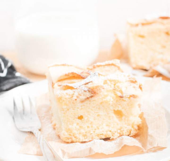 Błyskawiczne ucierane ciasto z jabłkami