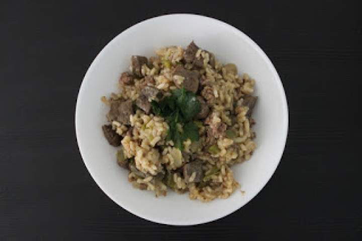„Brudny” ryż z Nowego Orleanu, czyli nowoorleański Dirty Rice z wątróbką