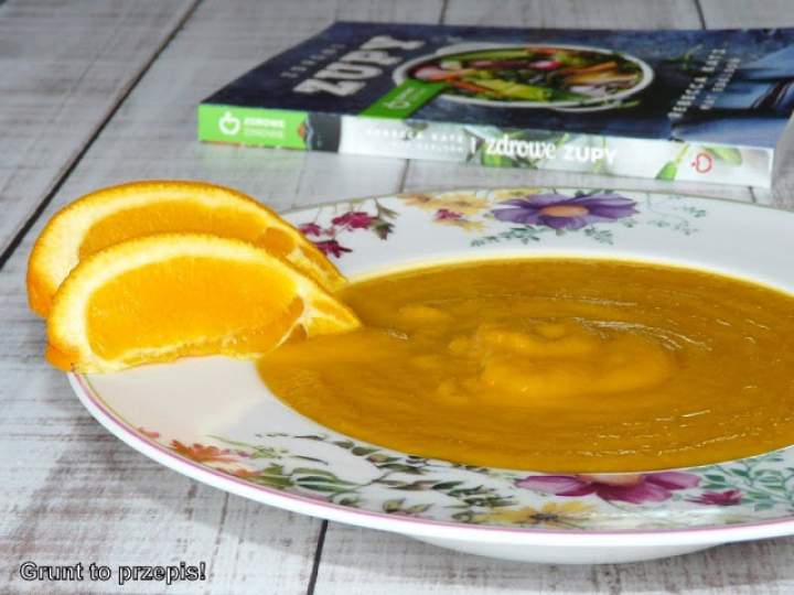 Pikantna zupa z dyni z imbirem i kardamonem oraz recenzja książki „Zdrowe zupy”