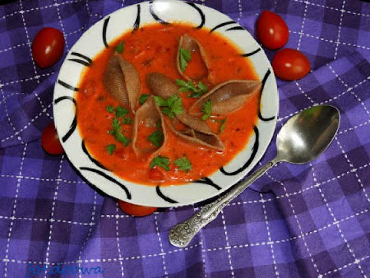 Zupa pomidorowo – ogórkowa